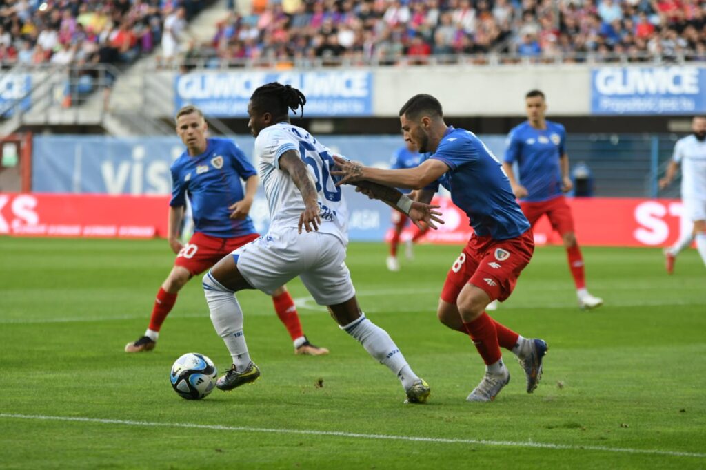 Karty zostały odkryte. Lech ma problemy, ale dał radę