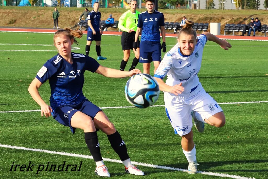 Sobota z kobiecym futbolem na Morasku