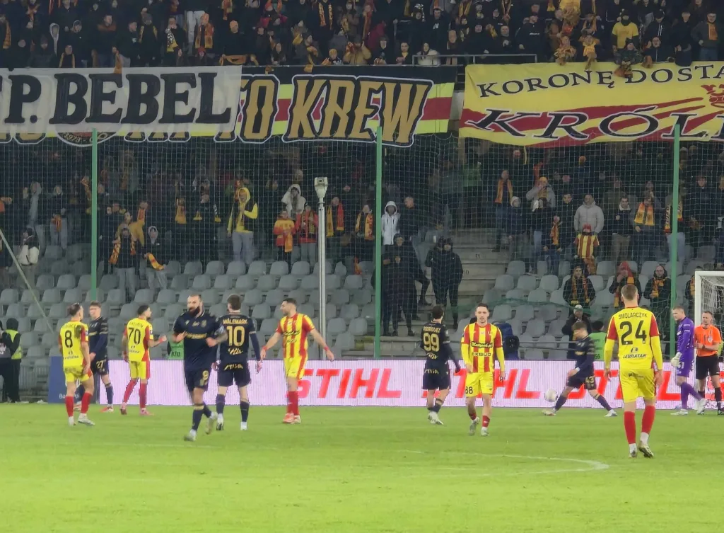 Najpierw pokaz siły, potem desperacka obrona wyniku. Lech kontynuuje zwycięską serię